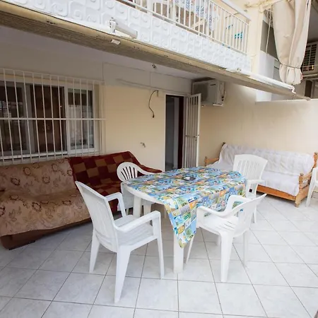 Ntanga Anna-maria Appartement Flogita
